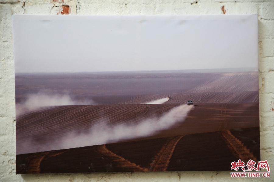 賽車的世界、更是男人的世界。圖為部分參展攝影作品。