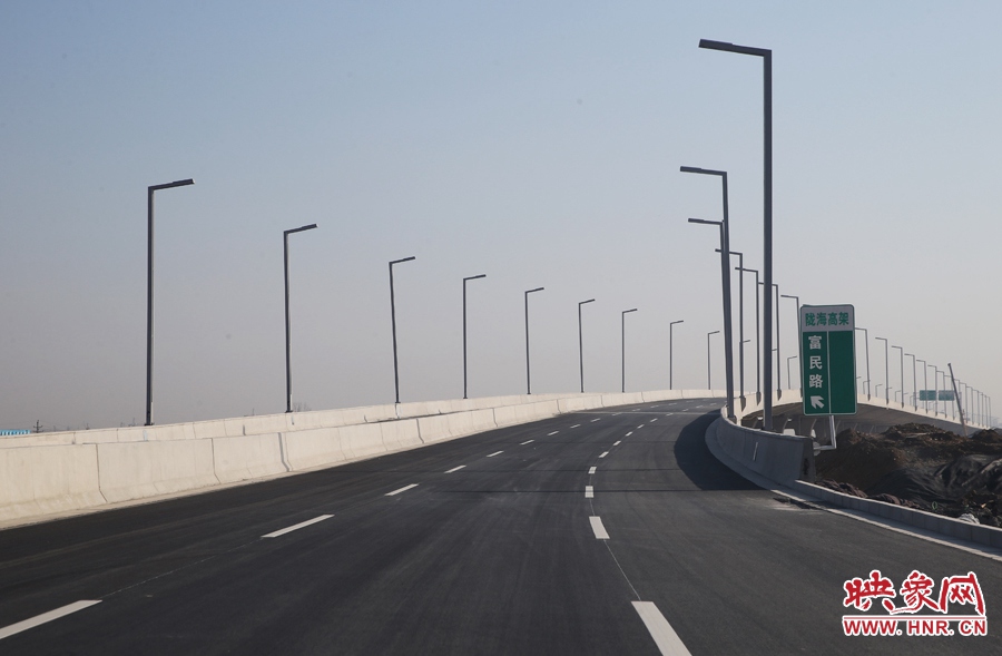 從新田路進(jìn)入隴海高架入口。