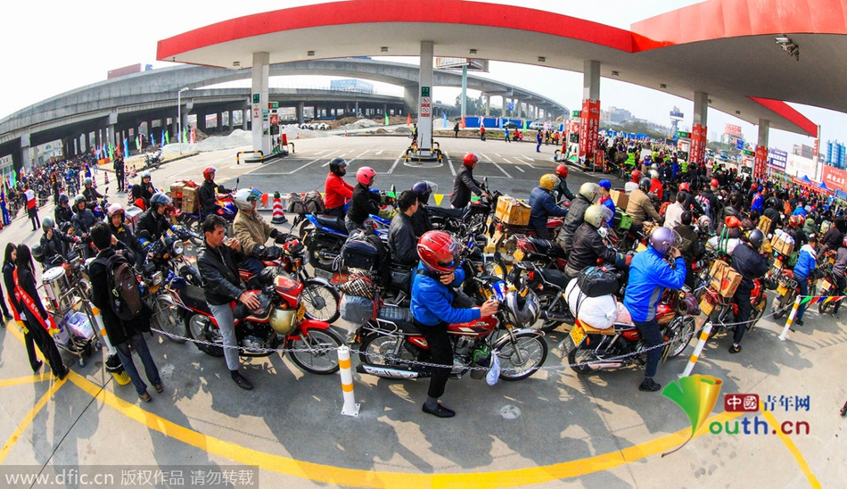 今年廣東、廣西兩省共193座中石化油站將為返鄉(xiāng)車主提供“6+X”免費服務，并將為1萬名“返鄉(xiāng)摩騎”免