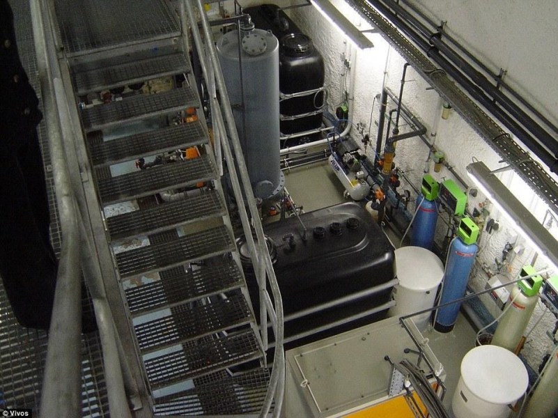 圖為堡壘內(nèi)的儲(chǔ)水和發(fā)電系統(tǒng)，同時(shí)還配備溫度調(diào)節(jié)與通風(fēng)設(shè)備。