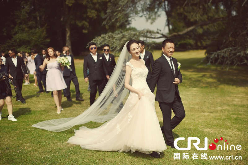 李小冉比利時辦婚禮 朱丹、鐘欣潼、應采兒做伴娘