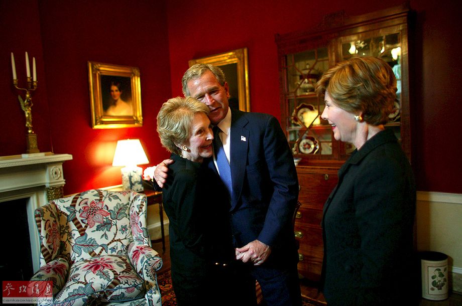 各國(guó)領(lǐng)導(dǎo)人退休后都干啥？小布什刷盤布朗教書