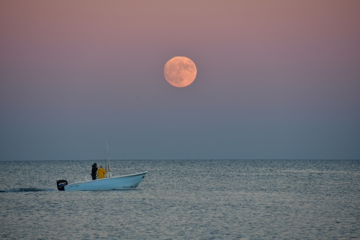 68年來(lái)最大！今晚夜空上演超級(jí)月亮