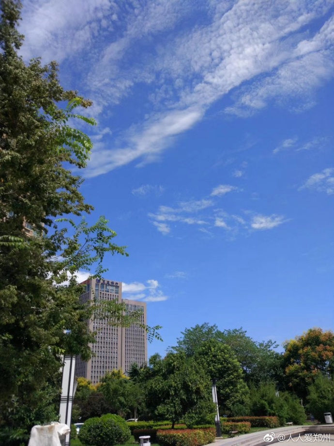 又被鄭州的藍(lán)天刷屏！隨便一拍就是手機(jī)壁紙