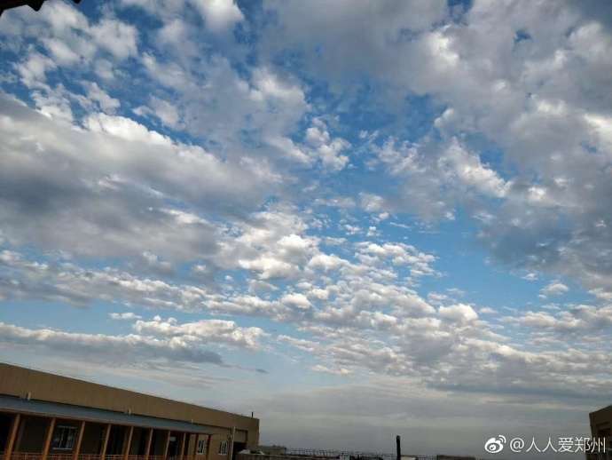 又被鄭州的藍(lán)天刷屏！隨便一拍就是手機(jī)壁紙