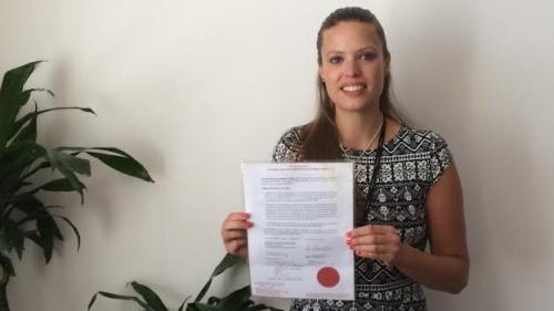 勞拉·E·S·馬修斯的護(hù)照簽名欄用的是L.Skywalker（L.天行者）。