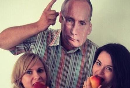 波蘭發(fā)起全民吃蘋果運(yùn)動(dòng) 抗議俄羅斯制裁(圖)