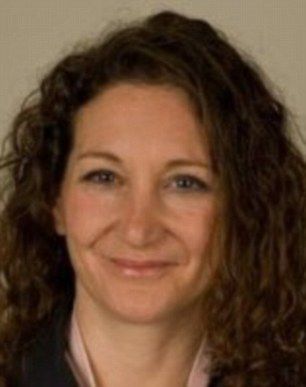 世衛(wèi)組織流感專家芒福德博士指出，H5N8病毒有可能會傳染給人。