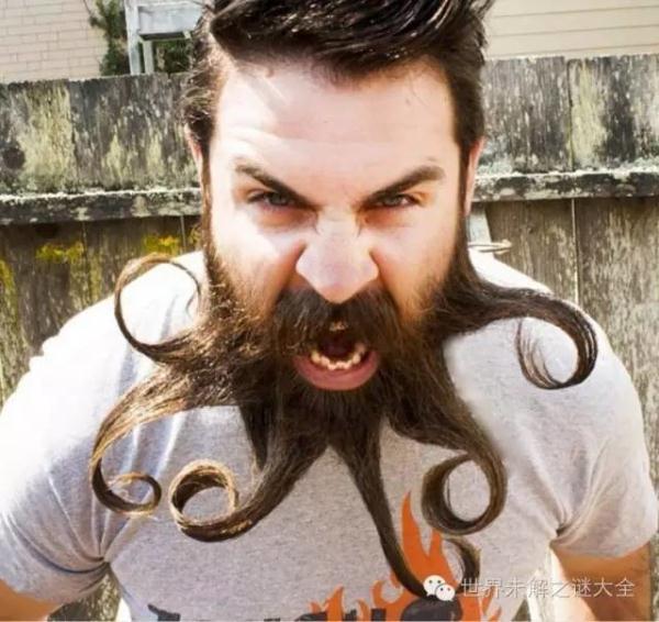 美國(guó)大叔有一把神奇的胡子：可以變成各種造型