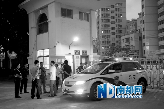 　接人的親戚和校方一度沒(méi)談攏,雙方甚至差點(diǎn)鬧到派出所。