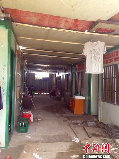 走進(jìn)杭州“柜族”：買(mǎi)不起也租不起房 集裝箱難安放