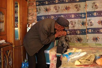 首例三鹿奶粉患兒曝光 比同齡孩子發(fā)育小 首例三鹿奶粉患兒曝光 比同齡孩子發(fā)育小