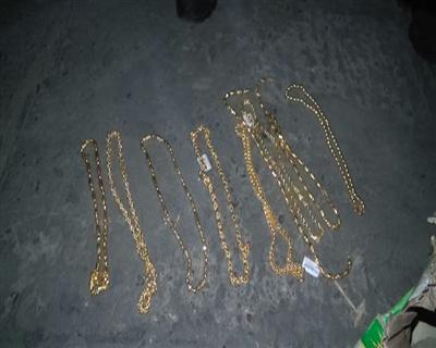 被搶金飾被警方起獲。