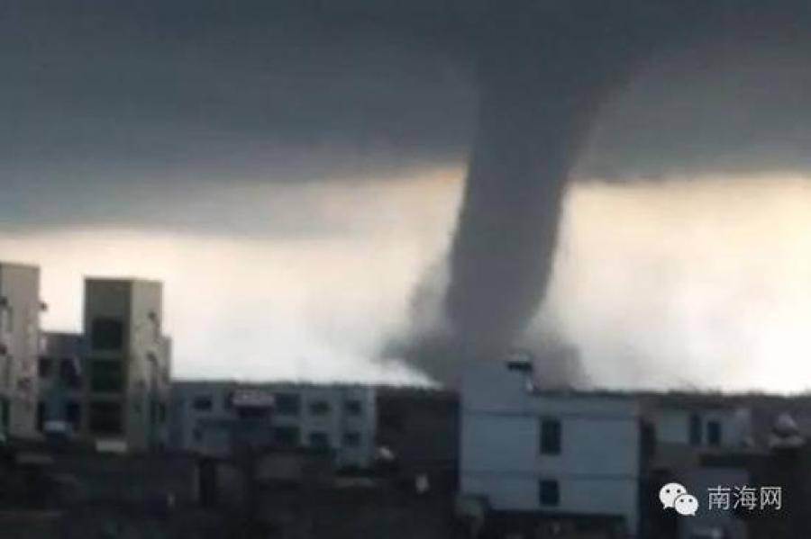海南文昌突發(fā)龍卷風 已致1人死亡9人受傷 海南文昌突發(fā)龍卷風 已致1人死亡9人受傷
