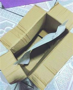 拼多多團(tuán)購面膜，結(jié)果送來一個空盒、一張紙條。