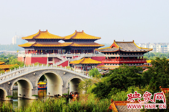 美不勝收 爬山、游園、賞奇觀（組圖）