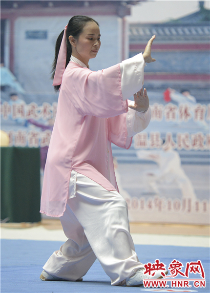 太極拳發(fā)源地齊聚英豪 全國公開賽上各展風(fēng)流 太極拳發(fā)源地齊聚英豪 全國公開賽上各展風(fēng)流