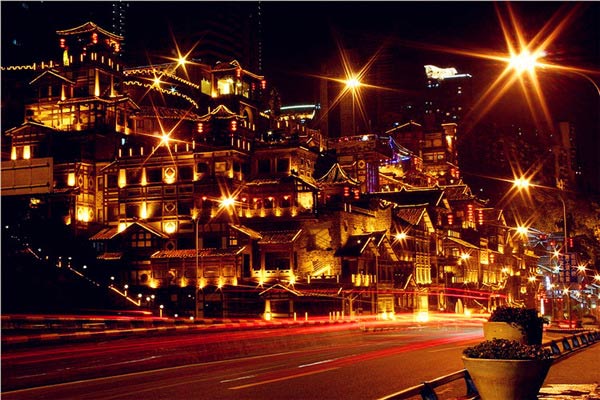 不要溫和地走進(jìn)那個良夜 因為夜太美！