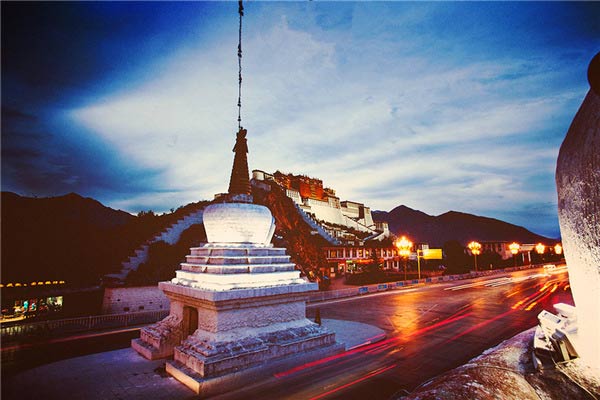 不要溫和地走進(jìn)那個良夜 因為夜太美！