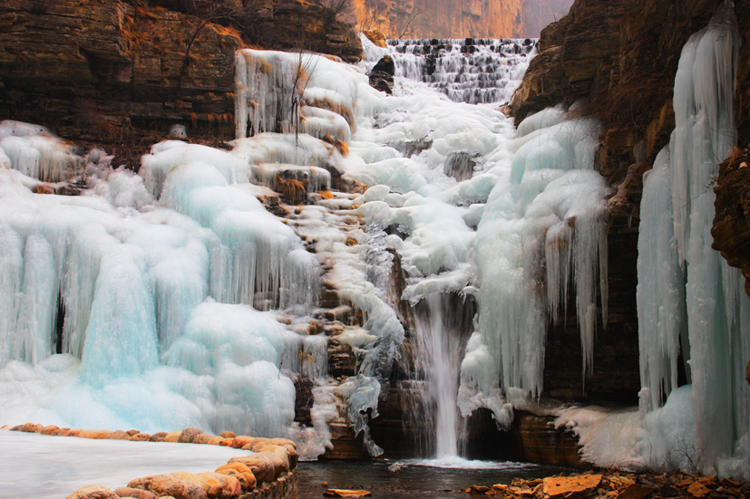 冬天來通天峽看冰掛吧!景區(qū)門票半價優(yōu)惠哦。