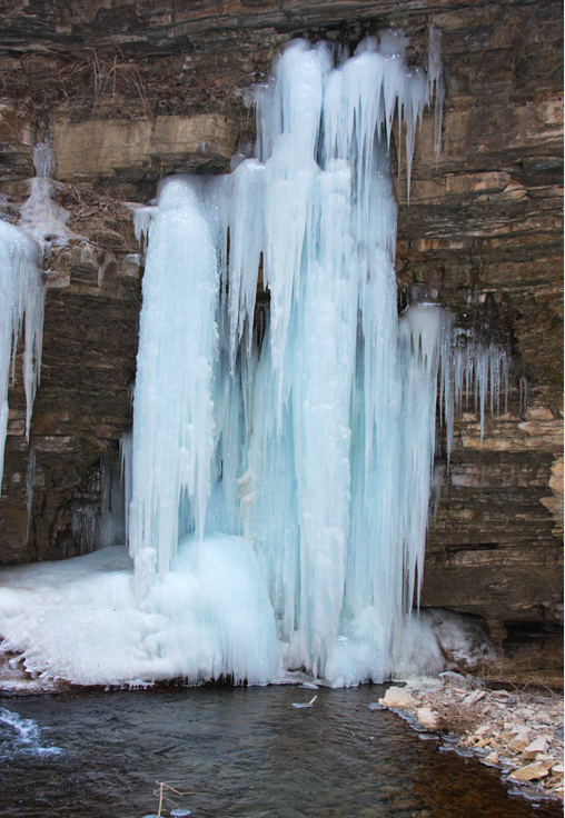 冬天來通天峽看冰掛吧!景區(qū)門票半價優(yōu)惠哦。