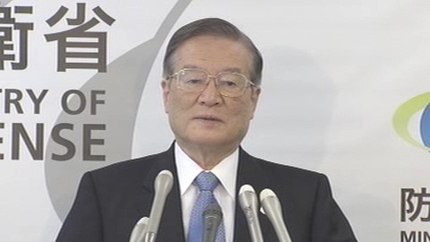 日本防衛(wèi)省森本敏16日上午出席記者會(huì)。
