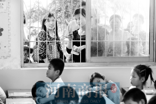 家長們都想讓孩子上個好學(xué)校、好班級，但也應(yīng)根據(jù)實際情況，選擇最合適的