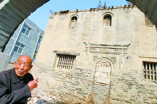 為保護(hù)古民宅，鄭州北四環(huán)繞開(kāi)5米