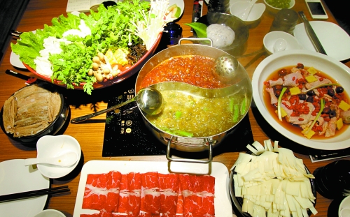 山西火鍋店爆炸事件后，鄭州用電磁爐的火鍋店生意火爆。