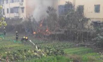 鄭州高壓線(xiàn)爆炸 引發(fā)火災(zāi)