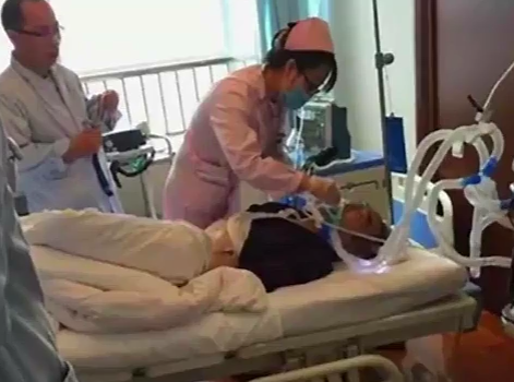 老人搶救后蘇醒 竟寫下這些話