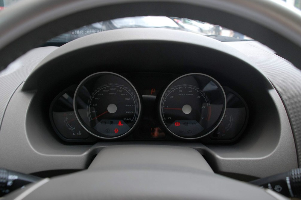 中華駿捷CROSS 中華駿捷CROSS