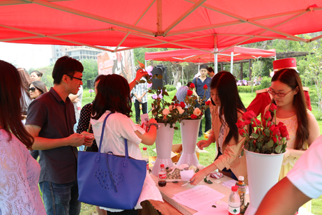 號(hào)牌、玫瑰一個(gè)不能少