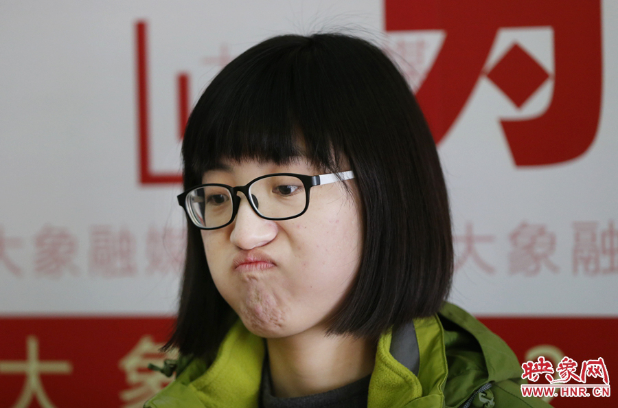 偶爾來個這樣的表情，算是放松緊張的心情吧！