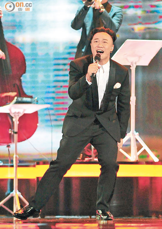 陳奕迅不負(fù)眾望，終于榮登金曲歌王寶座。