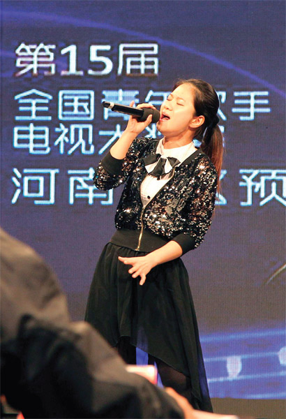 選手們演唱很賣力，要把最好的一面展現給評委