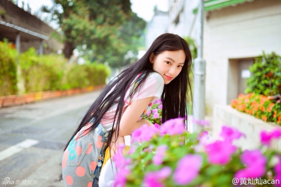 “武大女神”生活美照 長(zhǎng)發(fā)飄逸清新自然