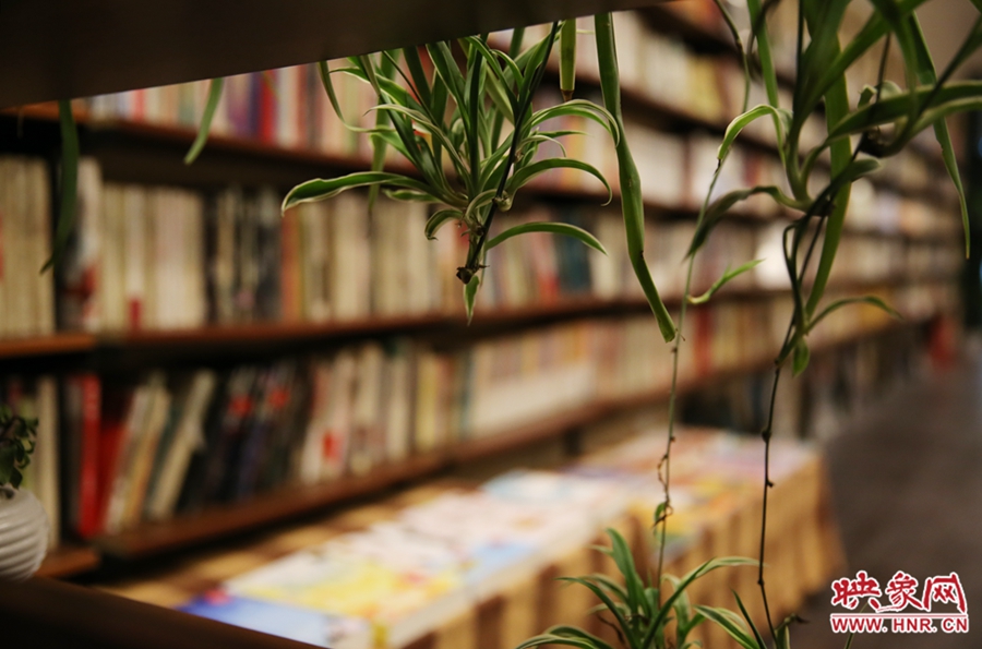 書店內(nèi)的裝飾。