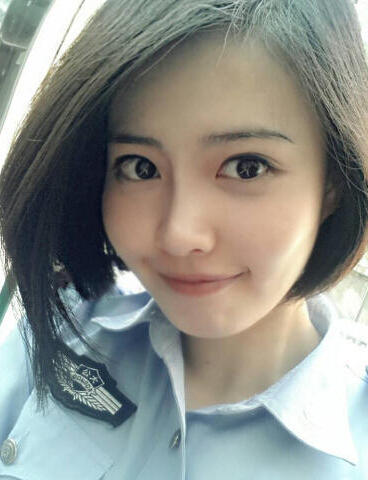 “警花學霸”公安大學美女警花神似高圓圓走紅網(wǎng)絡(luò)