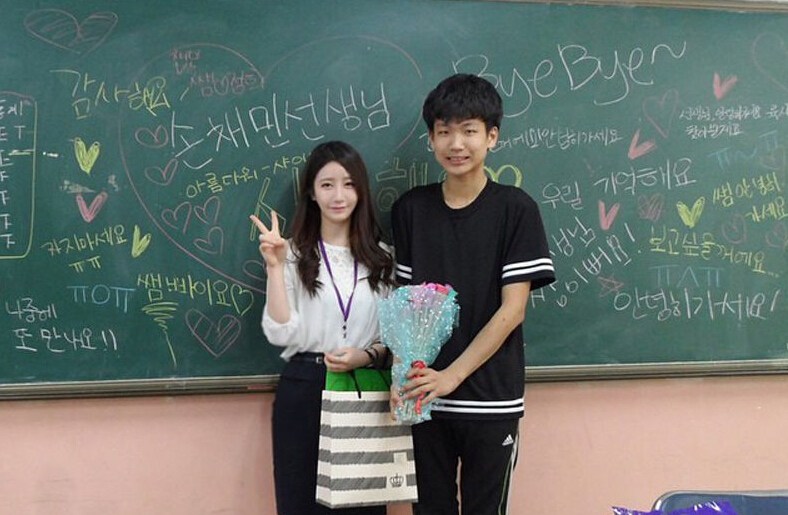 "雪肌女實習老師"爆紅