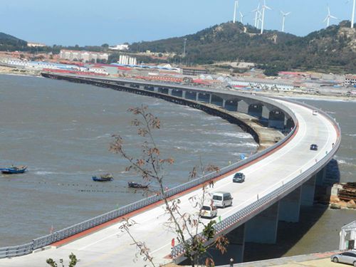 山東首座海島跨海大橋建成通車。（資料圖）